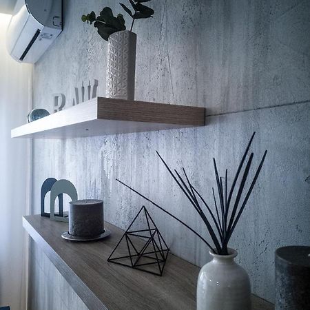 סובוטיקה Raw Industrial City Apartment מראה חיצוני תמונה