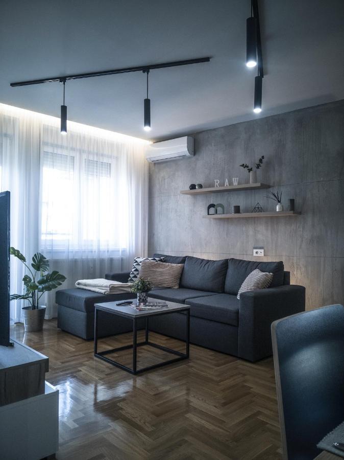סובוטיקה Raw Industrial City Apartment מראה חיצוני תמונה