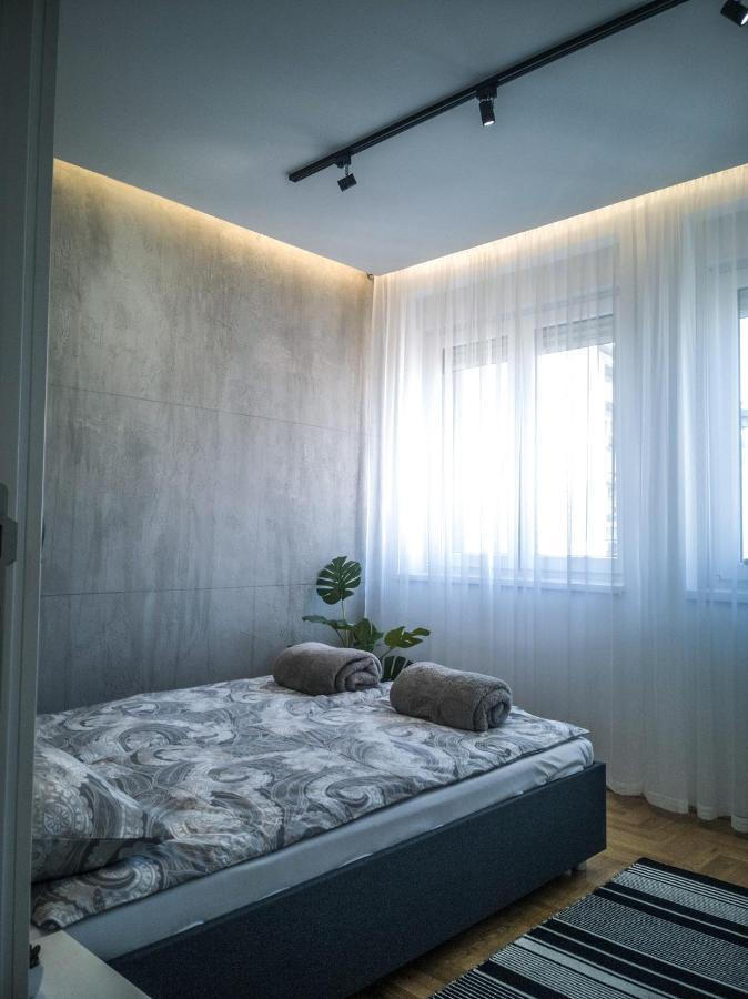 סובוטיקה Raw Industrial City Apartment מראה חיצוני תמונה