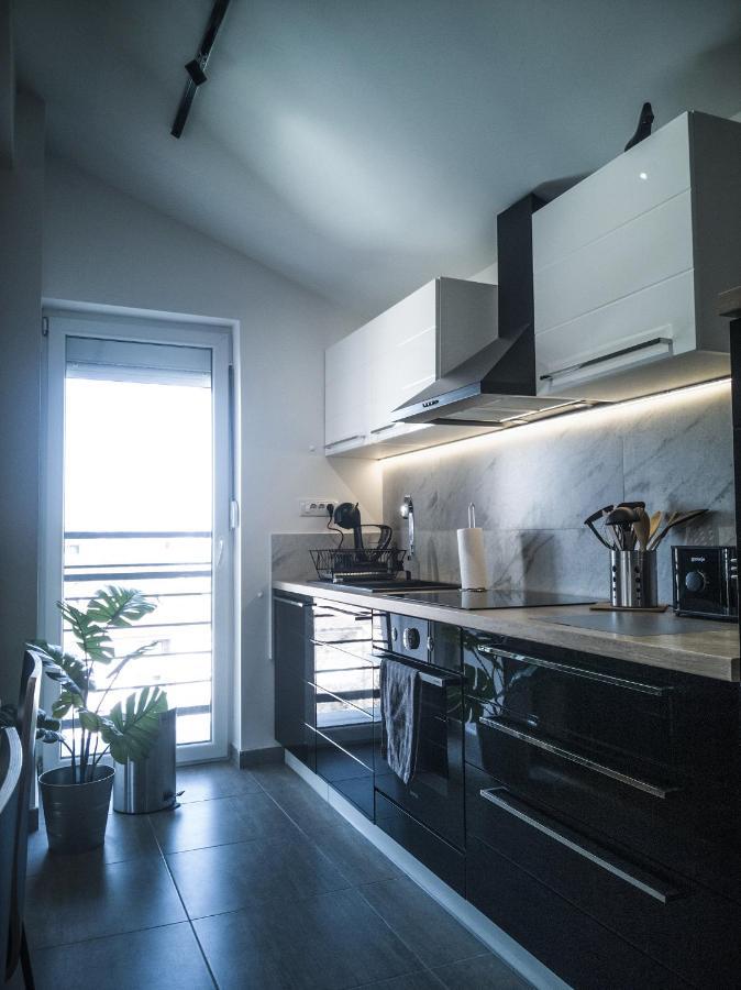 סובוטיקה Raw Industrial City Apartment מראה חיצוני תמונה