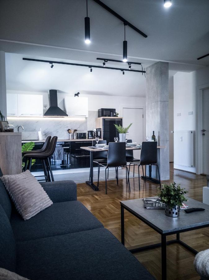 סובוטיקה Raw Industrial City Apartment מראה חיצוני תמונה