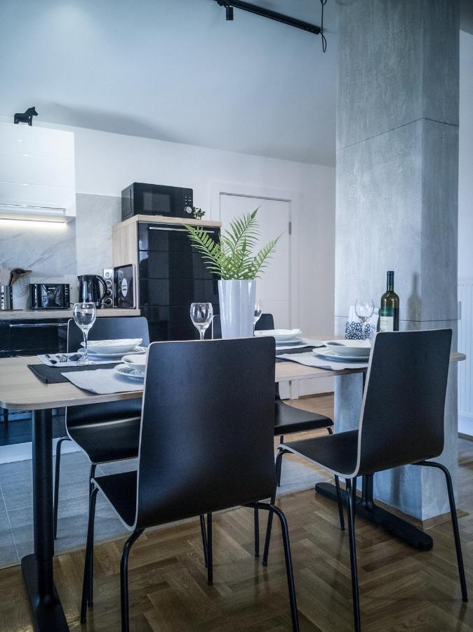 סובוטיקה Raw Industrial City Apartment מראה חיצוני תמונה