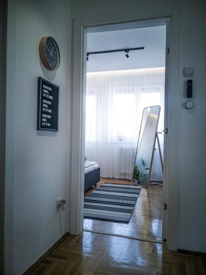 סובוטיקה Raw Industrial City Apartment מראה חיצוני תמונה